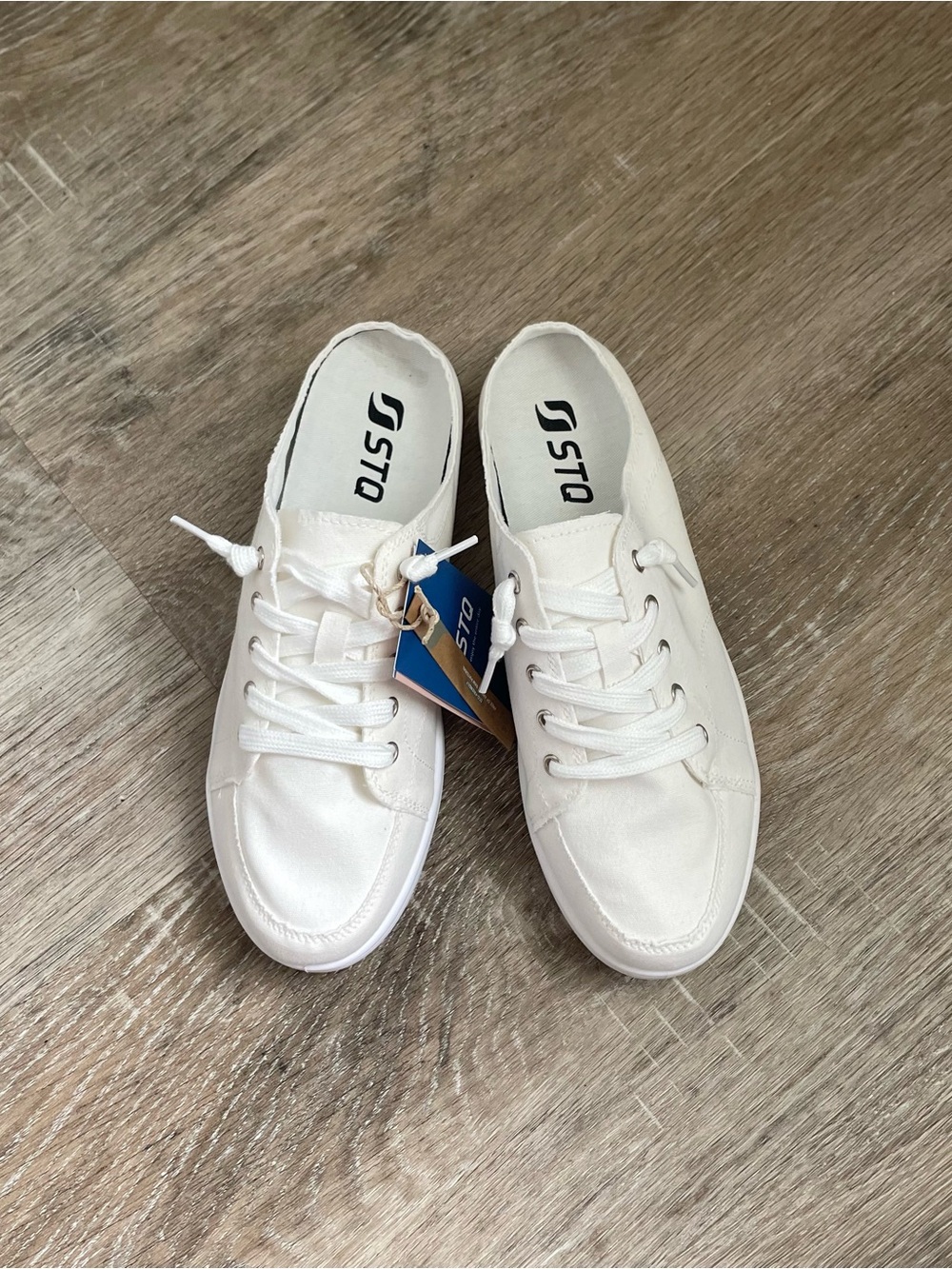 STQ Women’s White Canvas Lace-Up Sneakers Size 8 Vanilla White - Picture 2 of 8